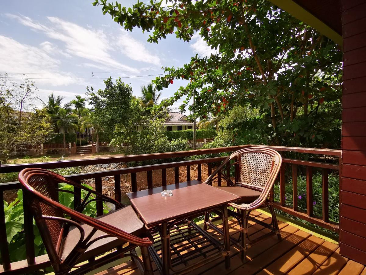 Hotel The Peace Tara House Ko Lanta Exterior foto